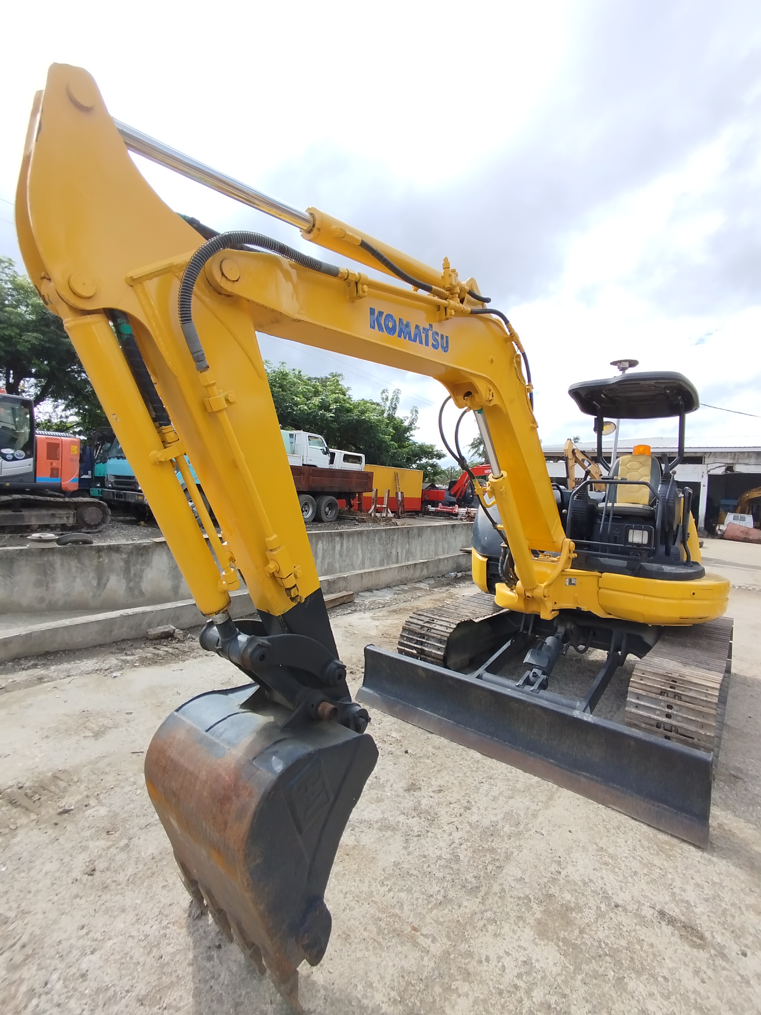 Excavator  image 6