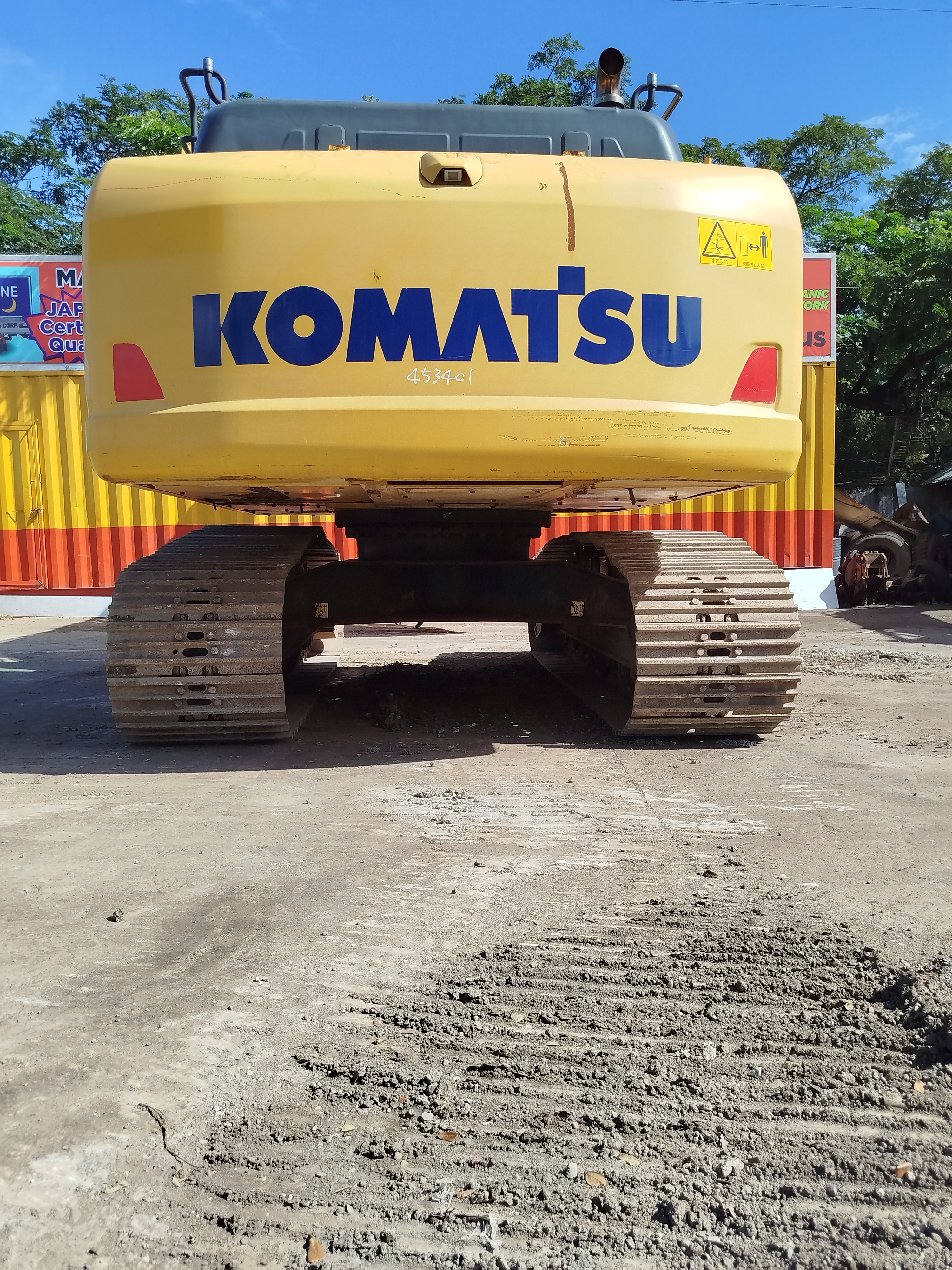 Excavator Komatsu PC 200-10 image 1