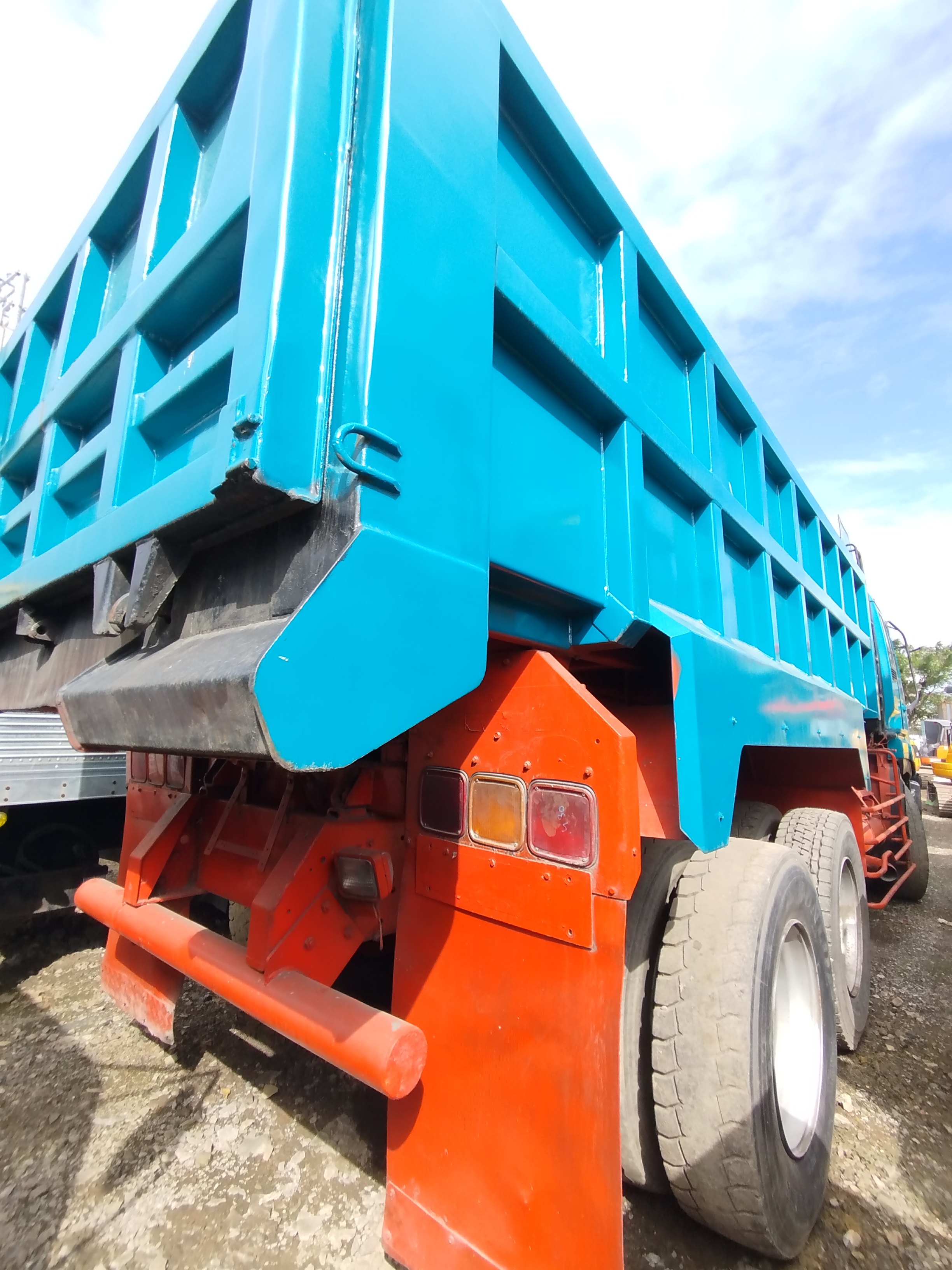 Dump Truck  image 2